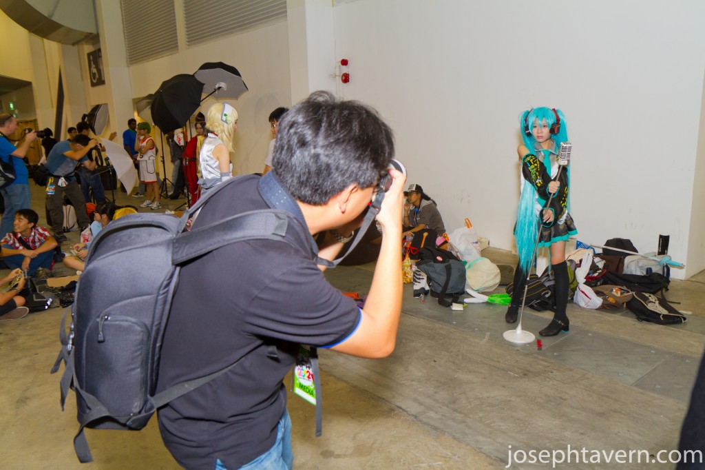 Miku getting photographed